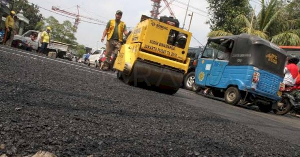 Lebih Cepat dan Presisi, Ini Alasan Alat Berat Unggul untuk Pengerasan Jalan