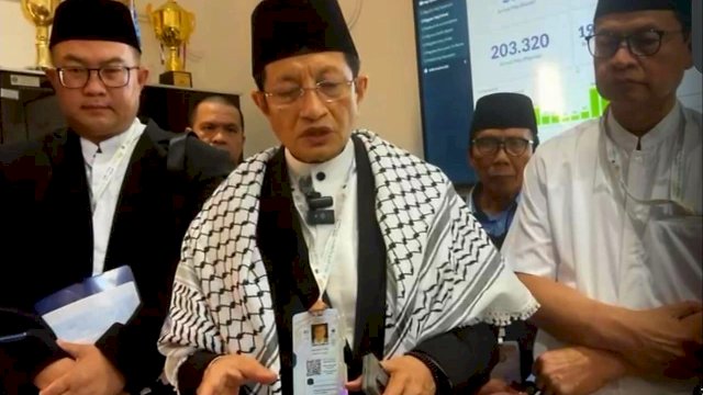 Menag sekaligus Ketua Amirul Hajj Indonesia, Nazaruddin Umar (tengah), Taruna Ikrar (kanan). Dok. Ist