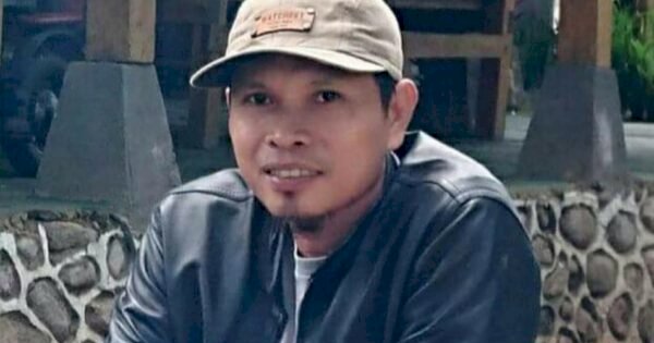 Sandal Jepit Saat Demo Tuai Kritik: “Mana Karakter Intelektualnya?”