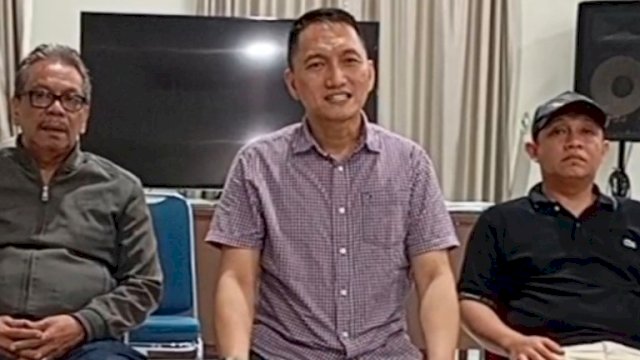 Calon Wali Kota Palopo Farid Kasim Judas (tengah) pada konferensi pers hasil PSU Pilkada Kota Palopo. Foto Ist