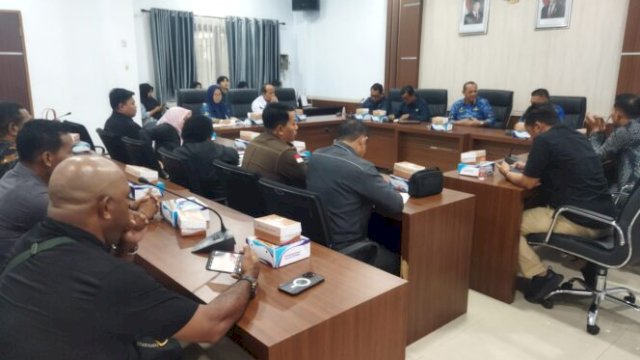Rombongan DPRD Konawe dan Boven Digoel saat diterima oleh jajaran Sekretariat DPRD Gowa di Ruang AKD ||humasdprd