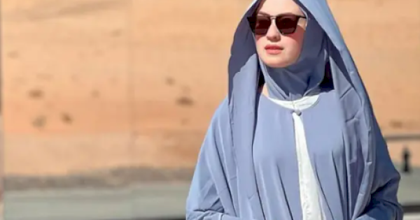 Terkendala Visa, Kimberly Ryder Batal Naik Haji Tahun Ini