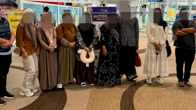 Imigrasi Bandara Internasional Kualanamu, Medan, Sumatera Utara (Sumut) menggagalkan keberangkatan sembilan orang Warga Negara Indonesia (WNI) yang terindikasi akan menunaikan ibadah haji ilegal. Foto: ist