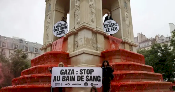 Simbol Protes Pembantaian di Gaza: Air Mancur di Prancis Berubah Merah