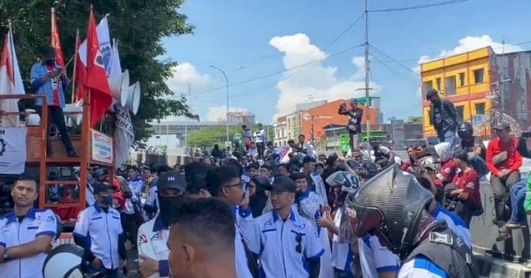 Lautan Massa Penuhi Jalanan Makassar di Hari Buruh Internasional
