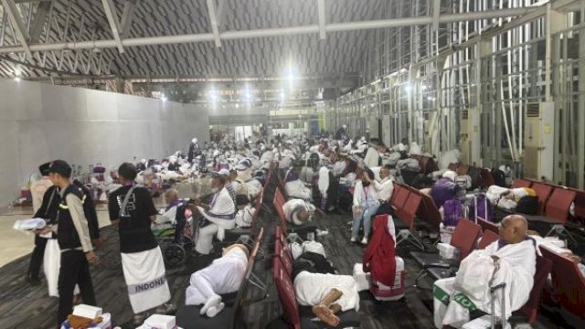 Jemaah calon haji Embarkasi Makassar saat akan berangkat ke Jeddah Arab Saudi. Foto ist