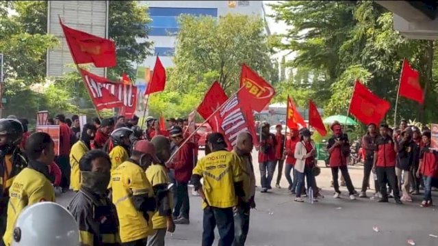 Potret aksi buruh yang berlangsung di Makassar. Foto: HN/Sinta