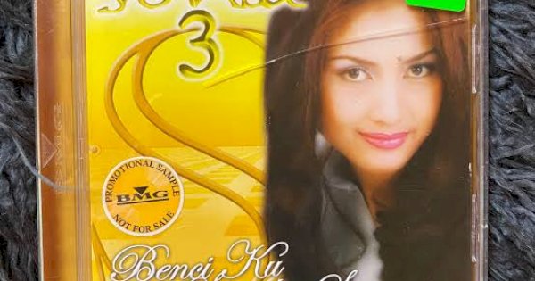 Lagu Gaun Merah Trending, Bikin Luka Lama Terbuka