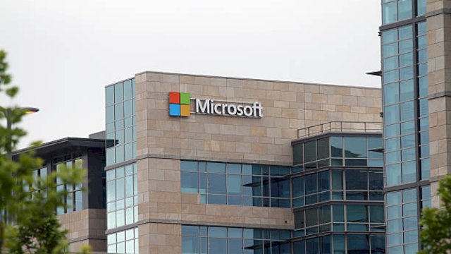 Penampakan depan kantor microsoft di AS. Foto: istock