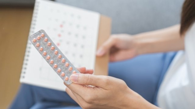 Pil KB progestin-only tingkatkan risiko serangan asma hingga 39% pada perempuan muda, waspadai dampaknya ||doc_alodokter