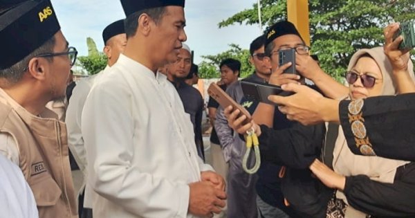 Mentan Amran Bagikan 62 Ekor Kurban untuk Berbagai Daerah