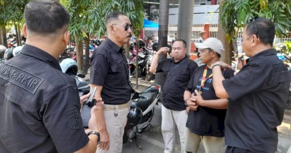 Perumda Parkir Tertibkan Jukir Liar di SDN Sudirman
