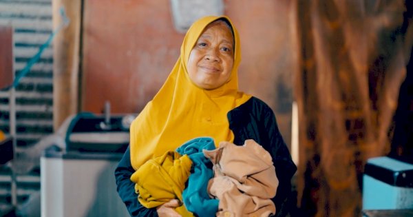 Dulu Jalan Kaki Jemput Laundry, Sekarang Punya Motor dan Karyawan Sendiri! Begini Perjalanan Ibu Rabasia Bersama PNM