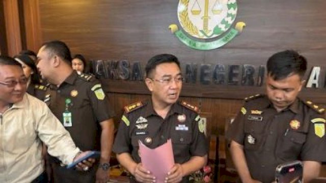 Kejari Maros tahan mantan Sekretaris Kominfo terkait dugaan Korupsi Pengadaan Internet ||handover 