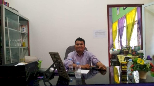 Adiarsa MJ, Konsultan Hukum PDAM Makassar, menjelaskan kronologi Addendum III dalam jumpa pers klarifikasi di kantor PDAM Makassar, 24 Juni 2025|hmspdam