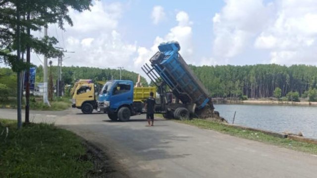 Lokasi penimbunan awal lahan pabrik Porang di Larea-rea ||irman@harian.news 