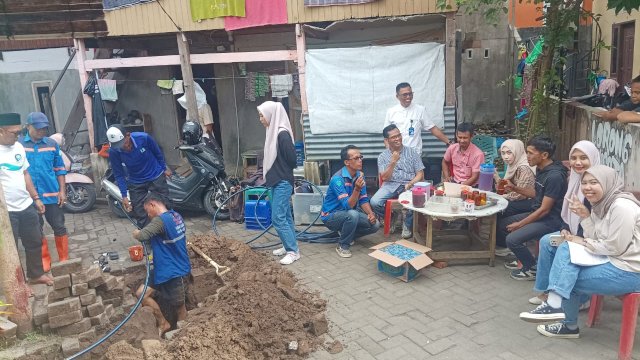 PDAM Makassar Kembali Eksekusi Pemasangan Sambungan Air Gratis Bagi Warga