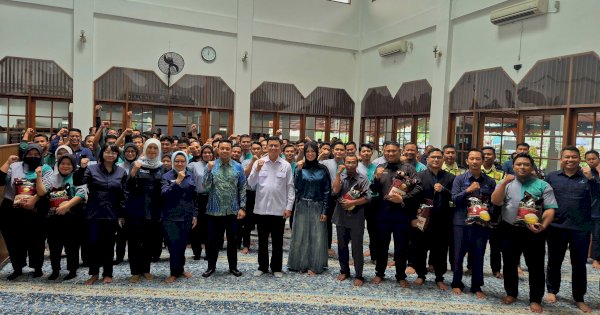 Memulai 1 Muharram, Kepala BPOM RI Taruna Ikrar Berbagi ke Ratusan “Pengabdi Senyap”