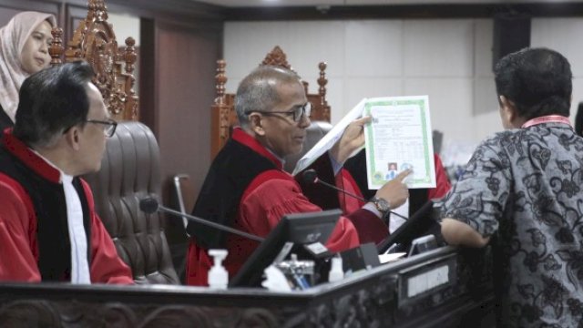 Hakim Mahkamah Konstitusi saat sidang sengketa hasil Pilkada Palopo 2024. Dok MK