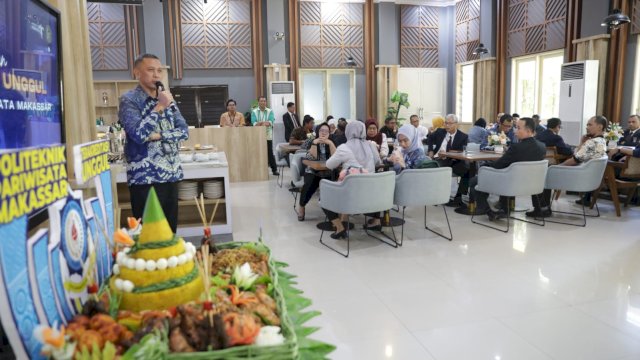 Direktur Poltekpar Makassar, Harry Rachmat Widjaja. (Foto: Poltekpar)