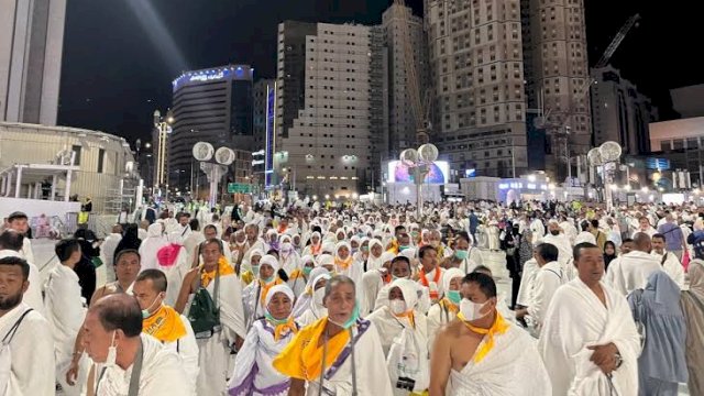 Jemaah haji 2025 untuk kloter 3 asal Kabupaten Sinjai tiba di Makassar. Foto IST