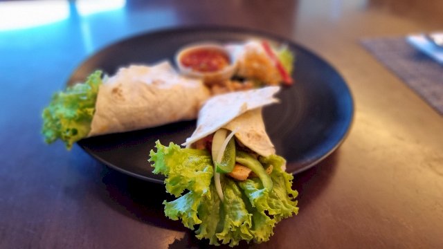 Promo Spesial Aston Makassar: Menginap Hemat, Makan Nikmat