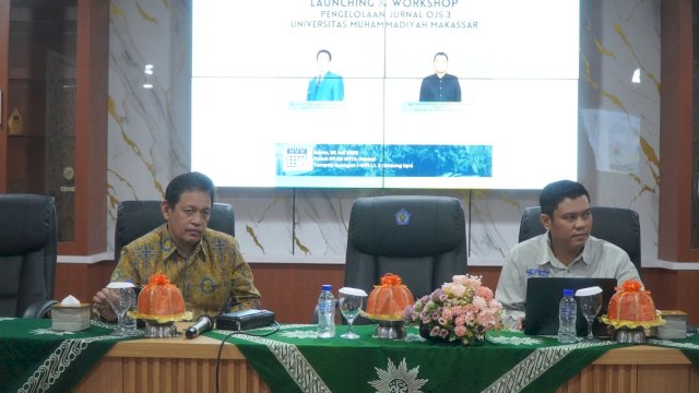 Rektor Unismuh Makassar  Dr Abdul Rakhim Nanda (kiri). (Foto: Unismuh)