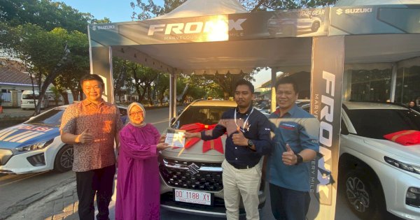 Suzuki Fronx Jadi Primadona, Puluhan Konsumen Terima Unit di Makassar