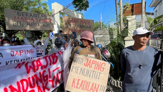 Ratusan warga Dusun Japing, Desa Sunggumanai, Kabupaten Gowa gelar aksi demonstrasi di kantor BPN Gowa. (Foto: ist)