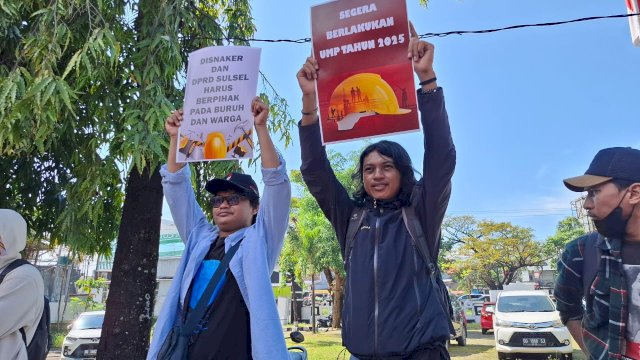 Dokumentasi unjuk rasa Solidaritas Buruh KIBA i depan kanton Disnaker Sulsel. (Foto: ist)
