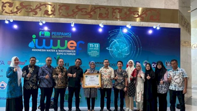Bupati Gowa, Husniah Talenrang, berhasil meraih penghargaan di bidang pembiayaan pembangunan SPAM pada ajang IWWEF 2025 ||handover 