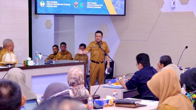 Pemkab Gowa dan Universitas Hasanuddin konsultasi untuk mencari solusi terkait permasalahan permukiman dan sampah ||handover 