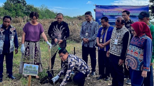 Setangkai Ketapang Kencana, Seribu Doa untuk Indonesia, Taruna Ikrar Hijaukan Loka POM Baru Manggarai Barat