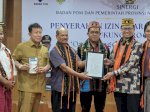 Perkuat UMKM di Timur Indonesia, Kepala BPOM Serahkan 41 NIE ke Gubernur NTT