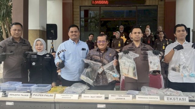 Pemusnahan barang bukti di halaman Kantor Kejari Jakarta Pusat, Kamis (24/7/2025). Ist