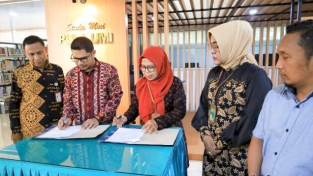 Penandatanganan MoU antara DPP FDSN dan Perpustakaan UMI ||handover 
