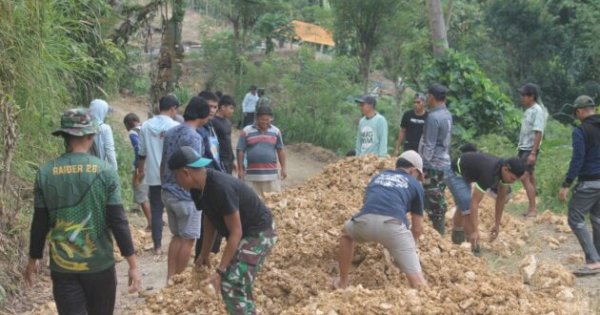TMMD ke-125 Enrekang, Jalan Penghubung Desa Tingkatkan Ekonomi