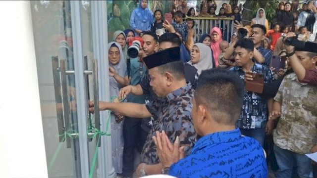 Baruga Istana Mappala diresmikan langsung oleh Ketua DPRD Gowa, Muh Ramli Siddik Daeng Rewa, Jumat (13/6/2025) ||handover 