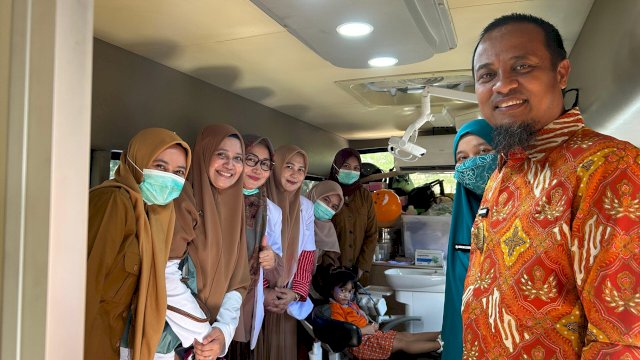 Suasana pemeriksaan gigi dan mulut anak di RSKD Gigi dan Mulut Sulsel. (Foto: ist)