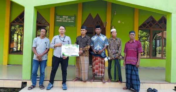 Pegadaian Salurkan Bantuan untuk Pembangunan Toilet Masjid di Bontoa