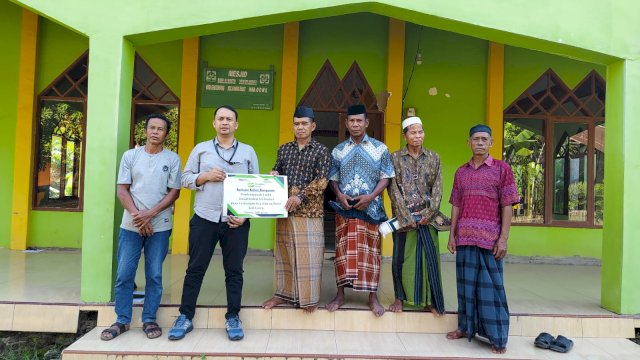 Pegadaian salurkan bantuan untuk pembangunan masjid. (Foto: ist)