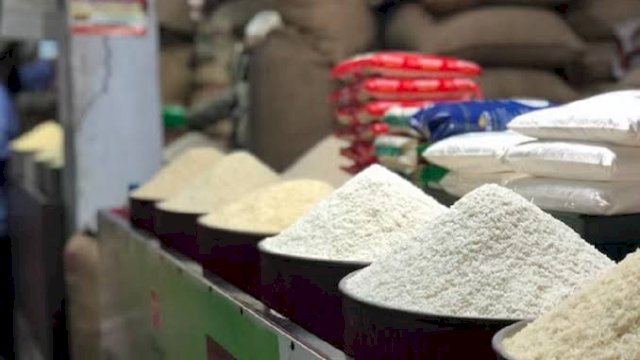 Beras Bermerek Dioplos, Penjualan Beras Curah di Pasar Tradisional Makassar Meningkat