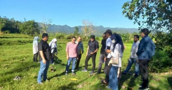 Tim Kemendikbud Visitasi Lokasi Pembangunan Sekolah Unggulan KKSS di Bone