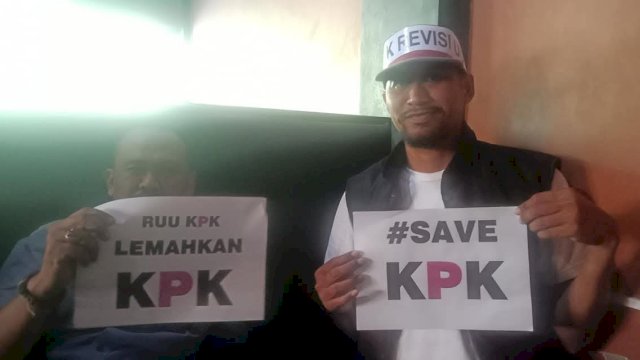 Aktivis NGO Sinjai, Musadaq (pakai topi) ||irman@harian.news 