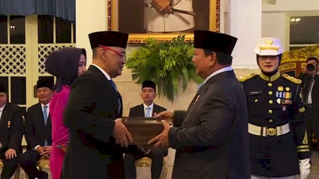 Presiden Anugerahkan Bintang Mahaputra Utama untuk KH Yusuf Hasyim