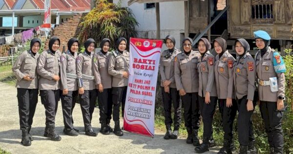 Jelang HUT Polwan, Polisi Wanita Polres Sinjai Tebar Kepedulian