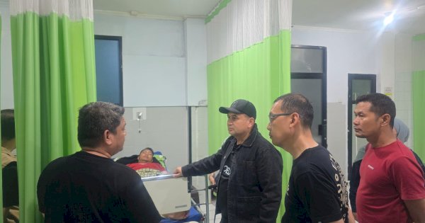 Kepedulian Wali Kota: Munafri Jenguk Pegawai Korban Aksi Demonstrasi