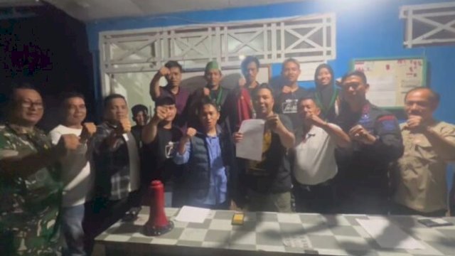 Ketua DPRD Luwu Utara bersama Bupati saat menerima aspirasi AMARA ||hamsul@harian.news 