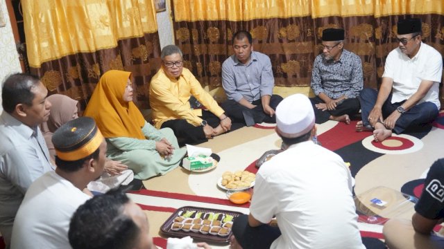 Bawa Pesan Duka dari DPP Golkar, Taufan Pawe Jenguk Keluarga Abay