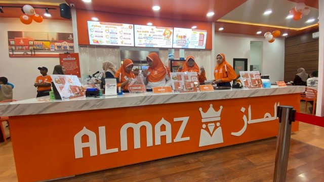 Gerai Almaz Fried Chicken Pettarani. (Foto: Gita/HN)
